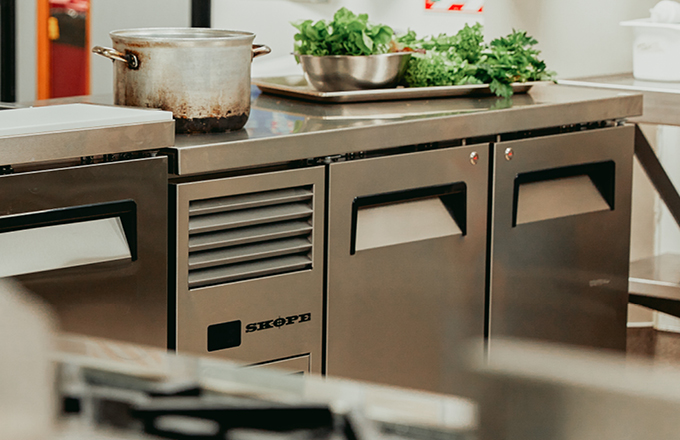 ReFlex 2 Solid Door Counter Fridge XL