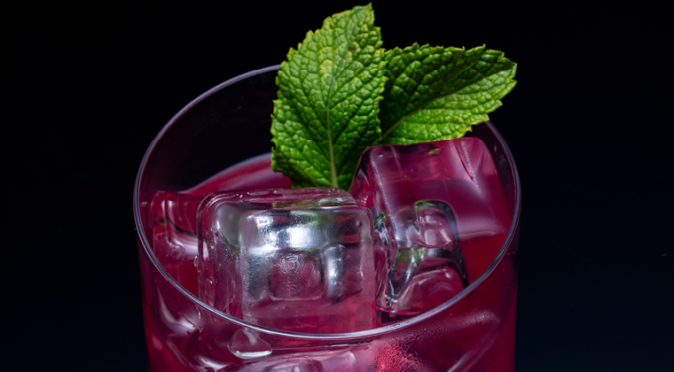 Scotsman Square Gourmet Ice for premium drinks